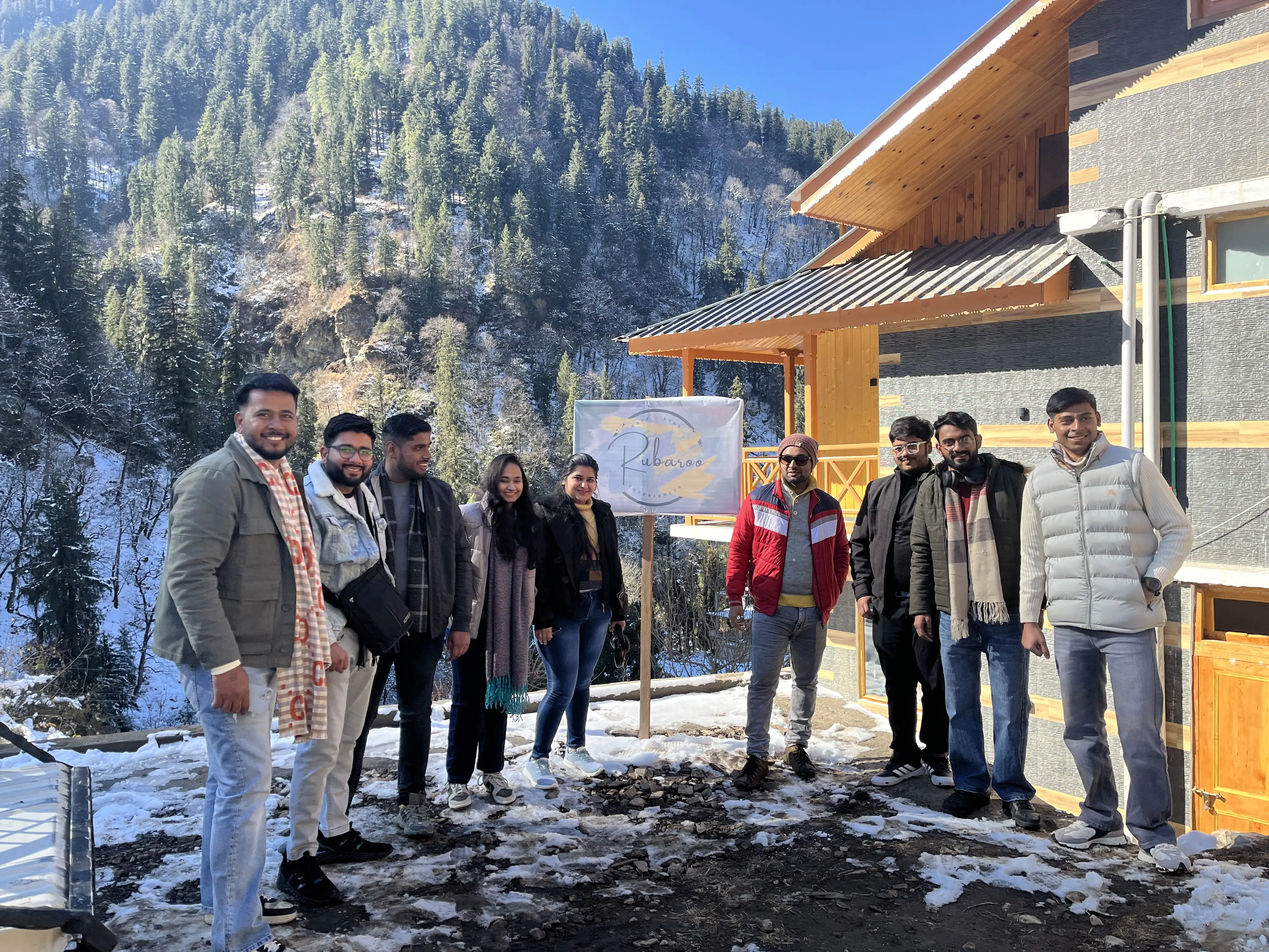 Rubaroo café ambiance, Jibhi, Himachal Pradesh