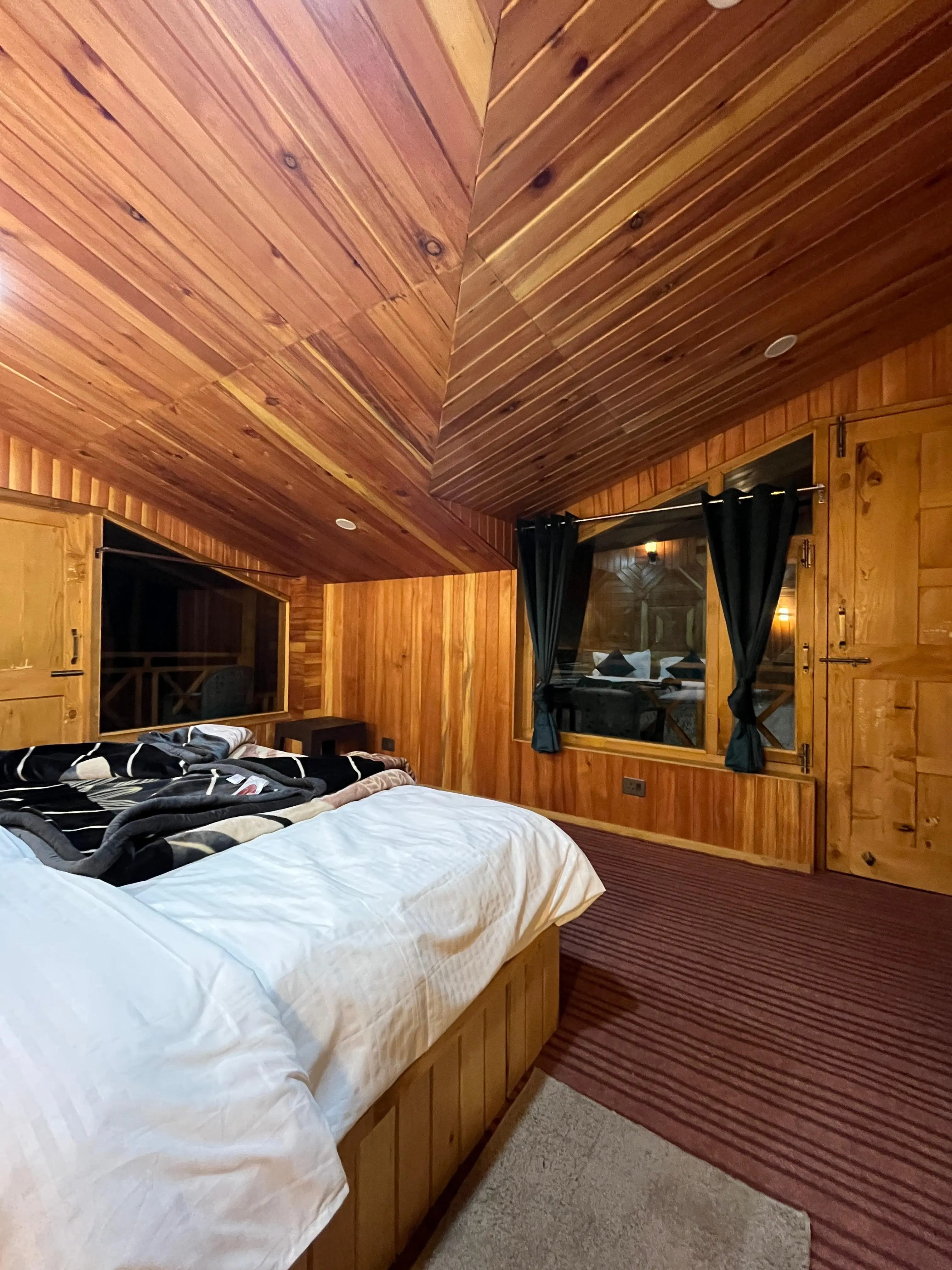 Cottage Room at Rubaroo mountain retreat, Jibhi, Himachal Pradesh