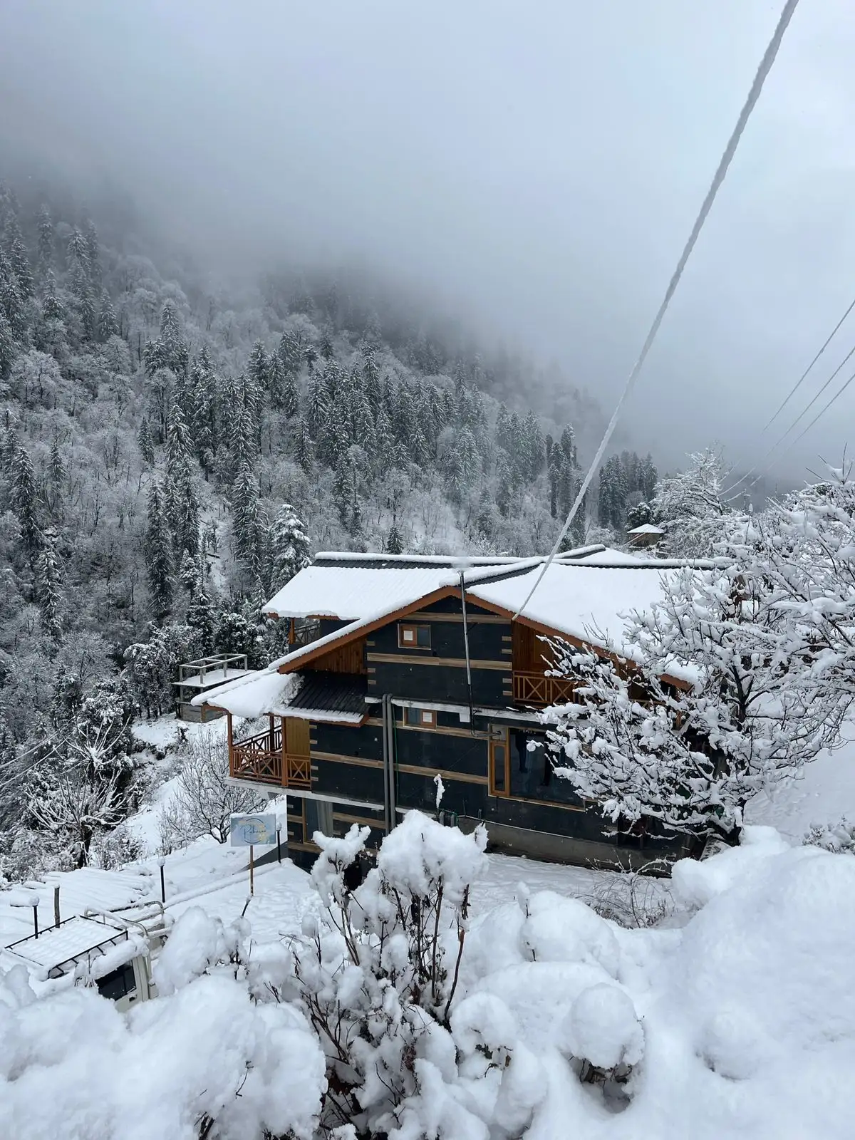 Rubaroo covered in snow — Jibhi, Himachal Pradesh