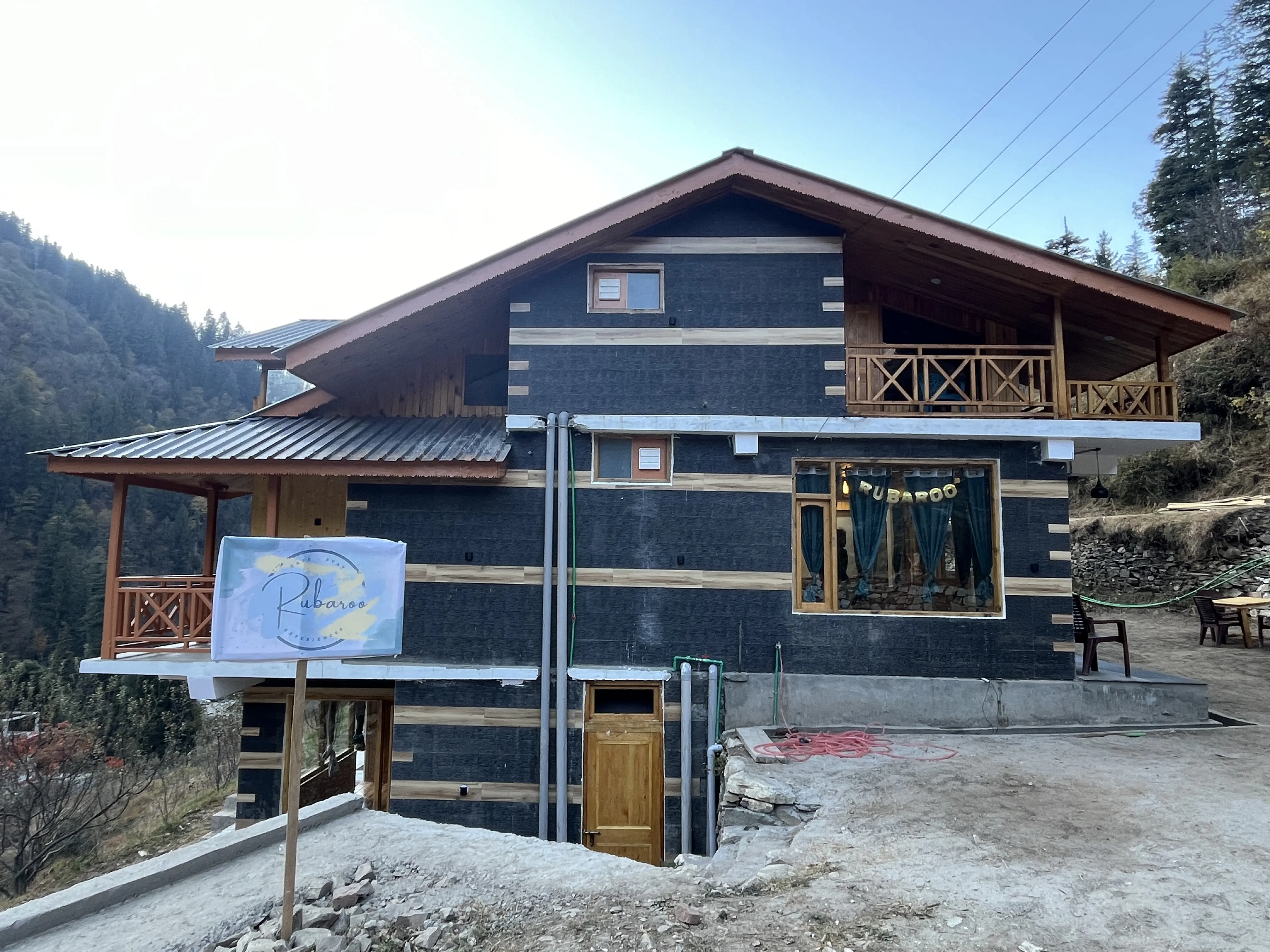 Rubaroo property at Marutan Village, Jibhi, Himachal Pradesh — full daylight view